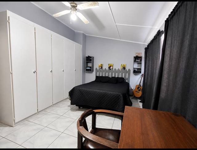 2 BEDROOM DUPLEX FOR SALE IN THREE RIVERS PROPER